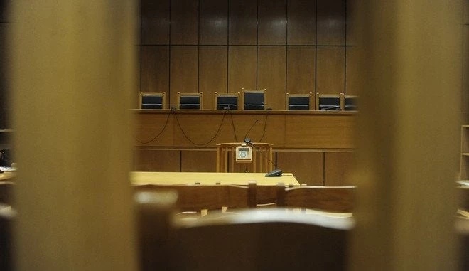 Πανικός σε δικαστήριο στο Γύθειο – Τράβηξε όπλο μέσα στην αίθουσα